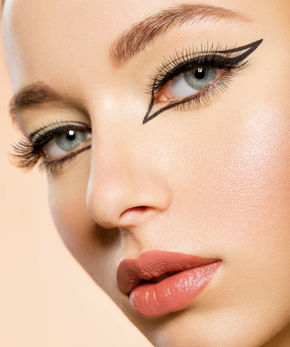 TuxedoLiner ™ Liquid Eyeliner