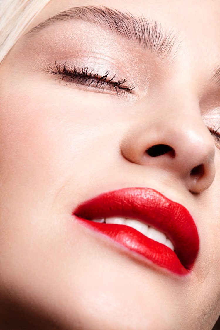 LIP CONTOUR