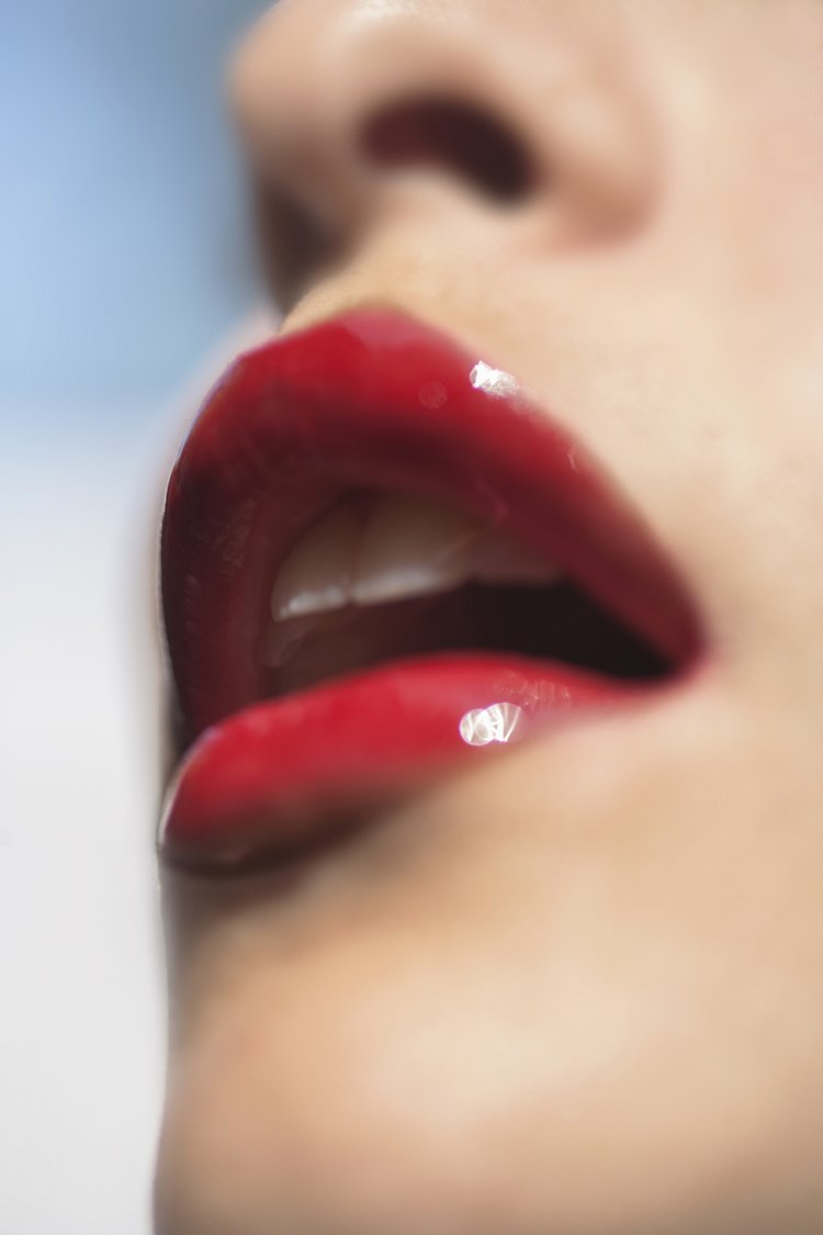 LIP CONTOUR